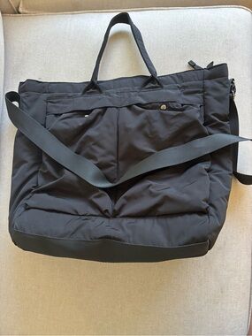 Uniqlo C Black Puffer Tote Bag with Crossbody Strap